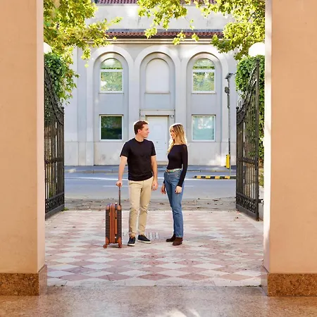 Greif & מלון טריאסטה