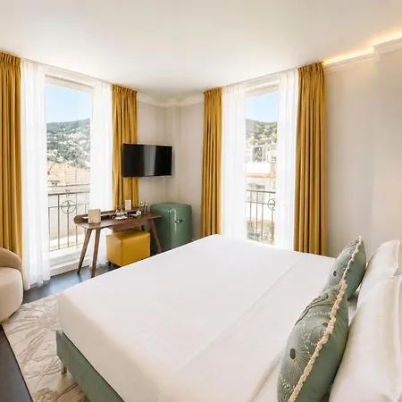 Greif & Hotell Trieste