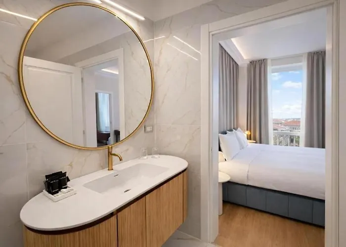 Greif & טריאסטה